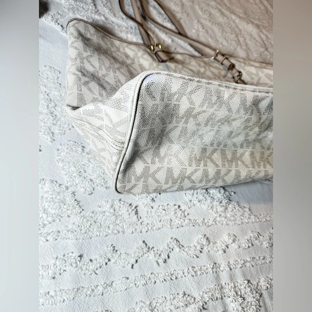 Michael Kors Cream Logo Tote Bag - Picture 6 of 11